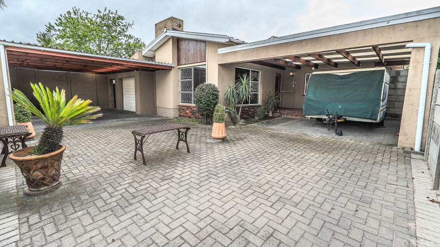 3 Bedroom Property for Sale in Protea Heights Western Cape
